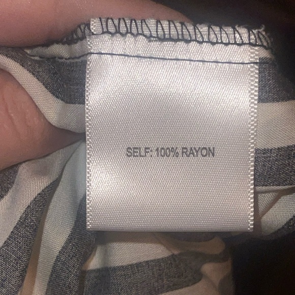 Jane + Delancey tailored white button down blouse with black stripes size medium - Picture 4 of 4